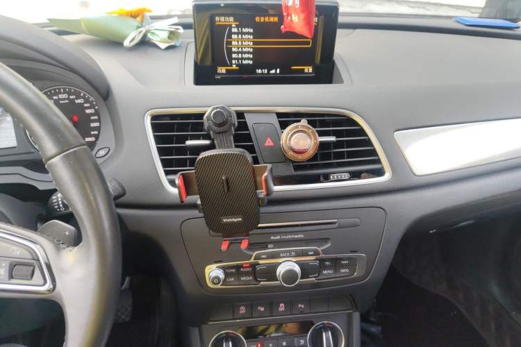Used Audi Q3 2017 30 TFSI Fashion Model Audio And AC Panel
