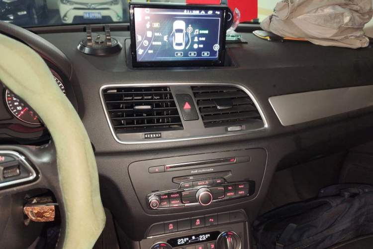 Used Audi Q3 2017 30 TFSI Fashion Model Audio And AC Panel