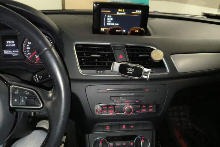 Used Audi Q3 2017 35 TFSI Fashion Model Audio And AC Panel