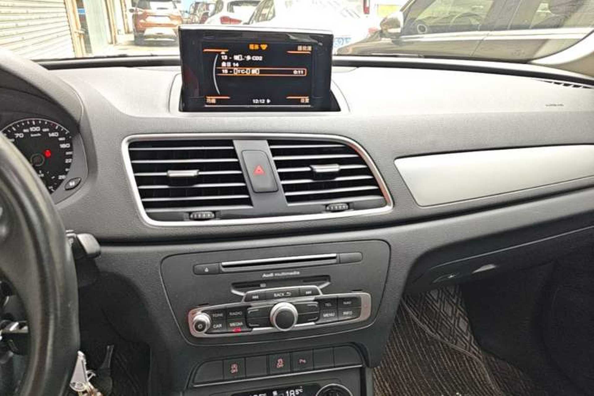 Used Audi Q3 2017 30 TFSI Fashion Model Audio And AC Panel