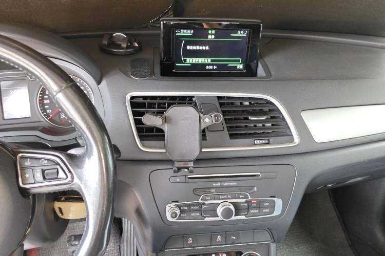 Used Audi Q3 2017 30 TFSI Fashion Model Audio And AC Panel