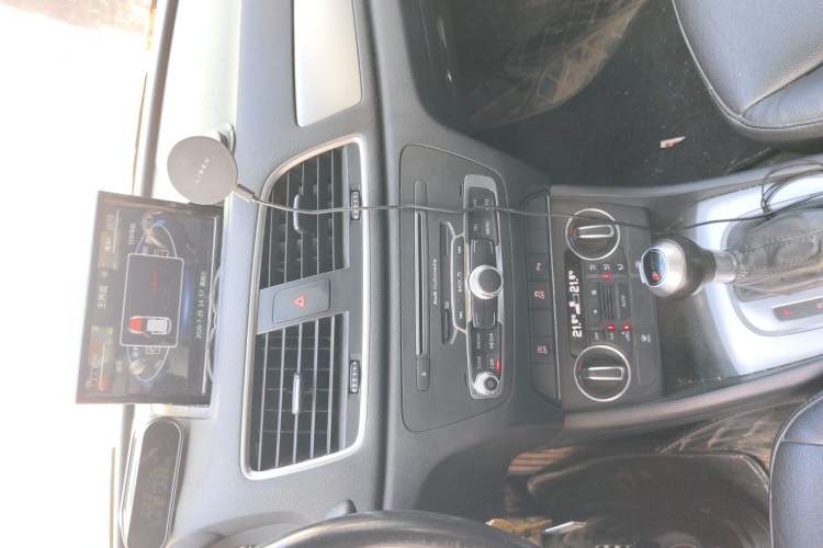Used Audi Q3 2017 35 TFSI Fashion Model Audio And AC Panel