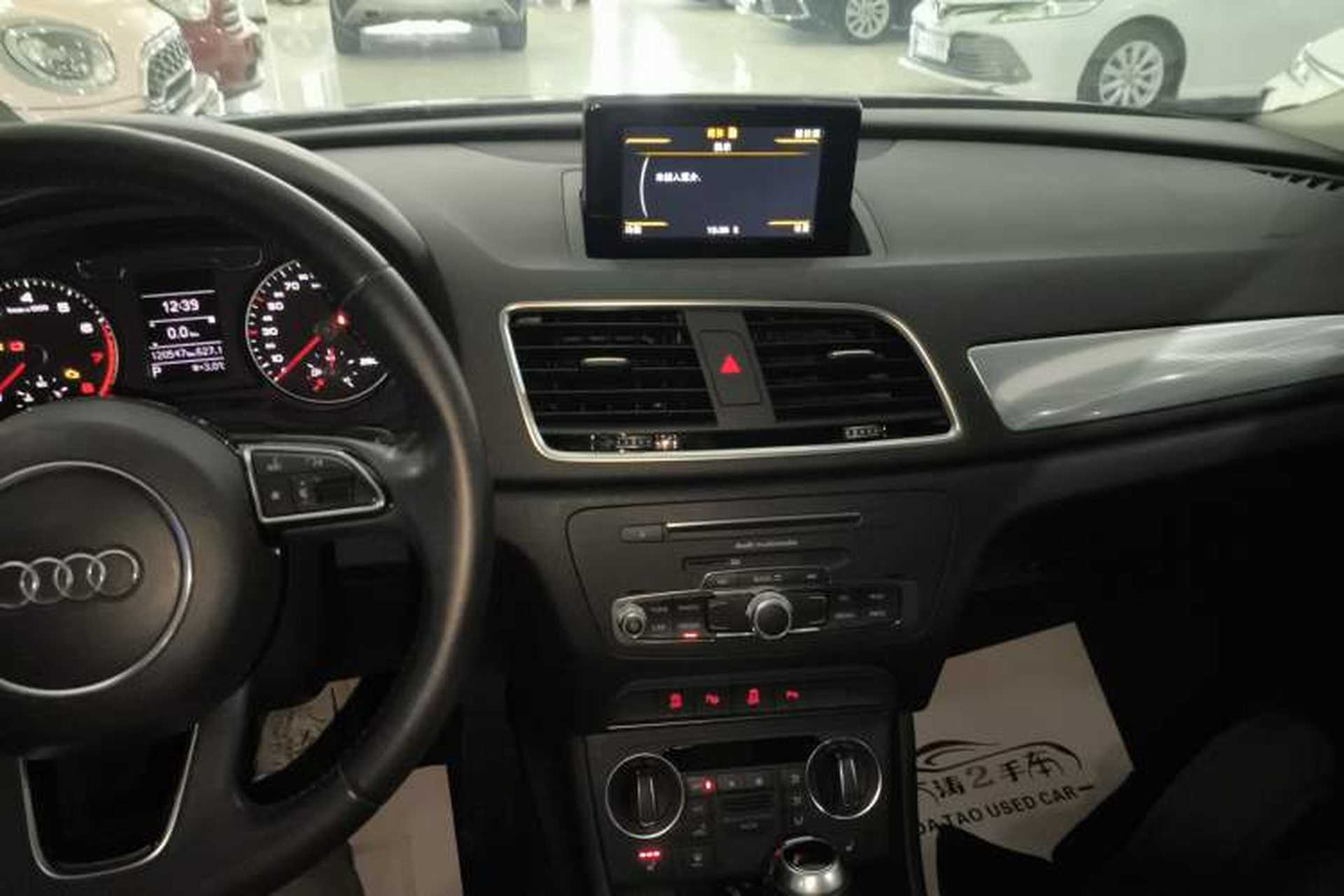 Used Audi Q3 2017 30 TFSI Fashion Model Audio And AC Panel