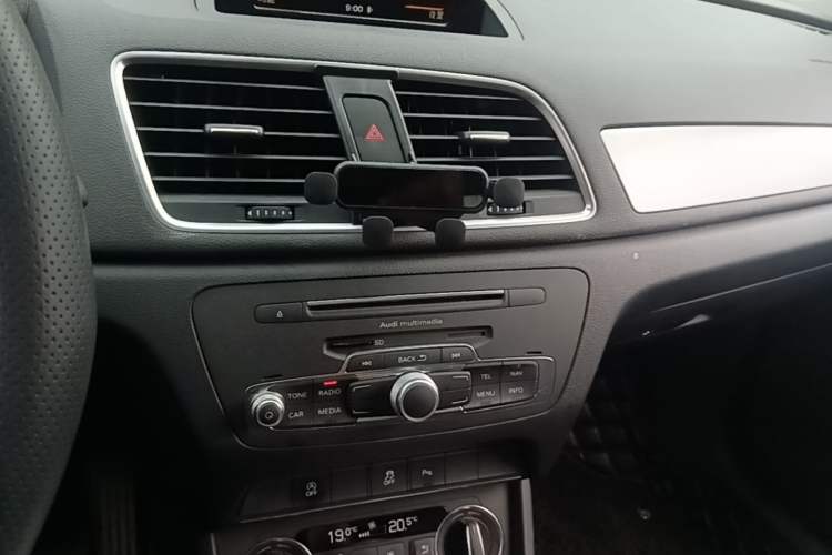 Used Audi Q3 2017 30 TFSI Fashion Model Audio And AC Panel