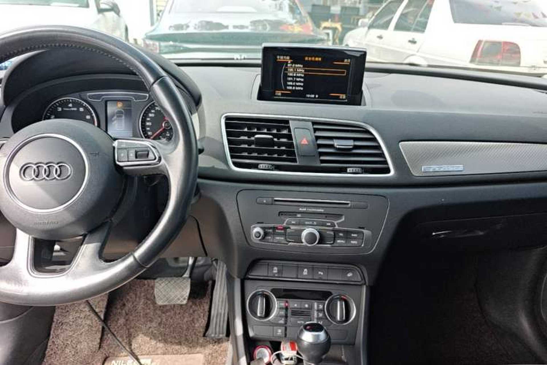 Used Audi Q3 2017 40 TFSI quattro all-wheel-drive sport model Audio And AC Panel