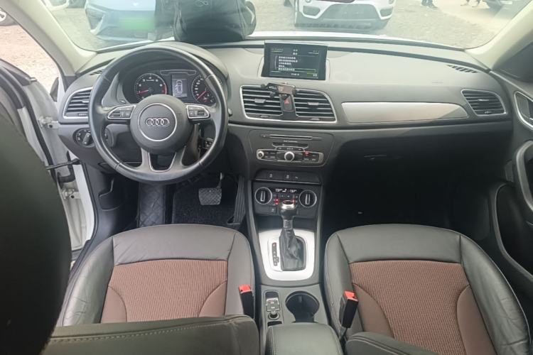 Used Audi Q3 2017 30 TFSI Fashion Model Center Console