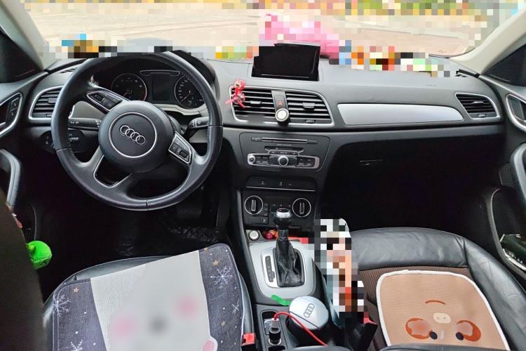 Used Audi Q3 2017 30 TFSI Fashion Model Center Console