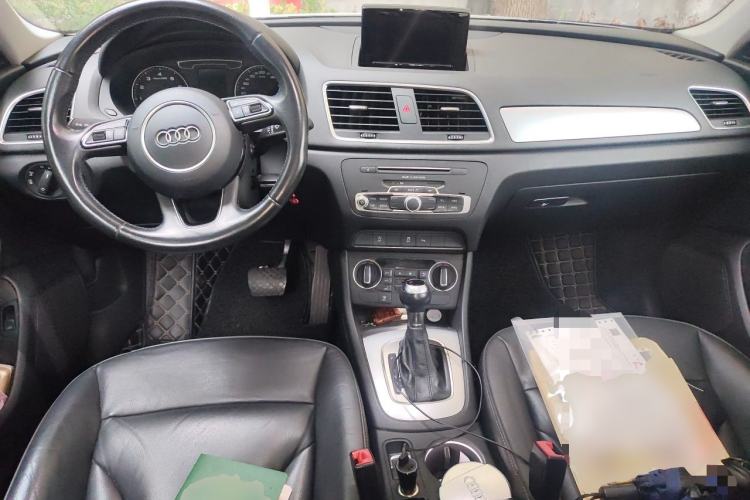 Used Audi Q3 2017 30 TFSI Fashion Model Center Console