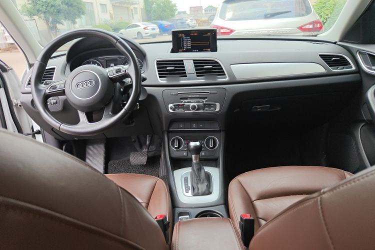 Used Audi Q3 2017 35 TFSI Fashion Model Center Console