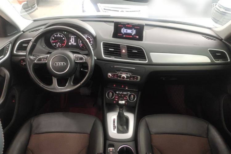 Used Audi Q3 2017 35 TFSI Fashion Model Center Console