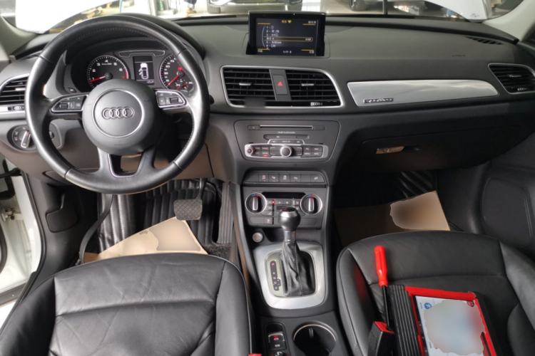 Used Audi Q3 2017 35 TFSI quattro all-wheel drive fashion model Center Console