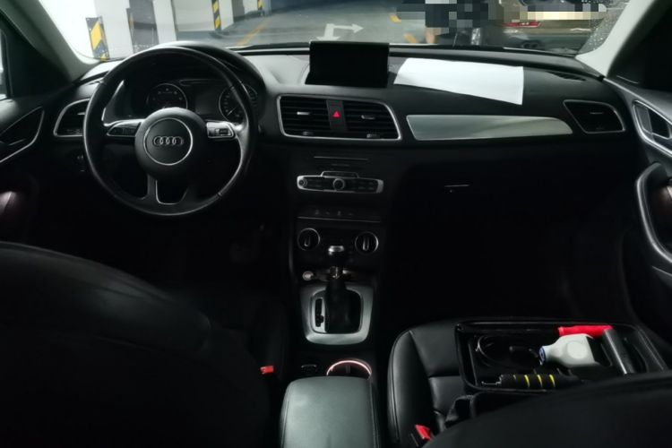 Used Audi Q3 2017 30 TFSI Fashion Model Center Console