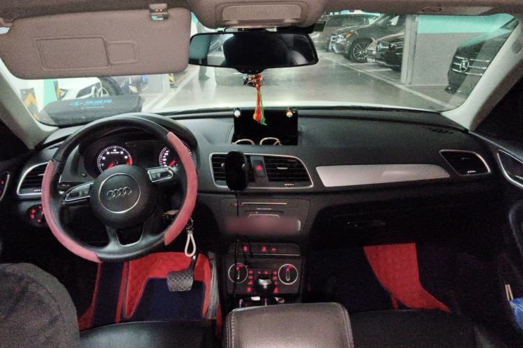 Used Audi Q3 2017 30 TFSI Fashion Model Center Console