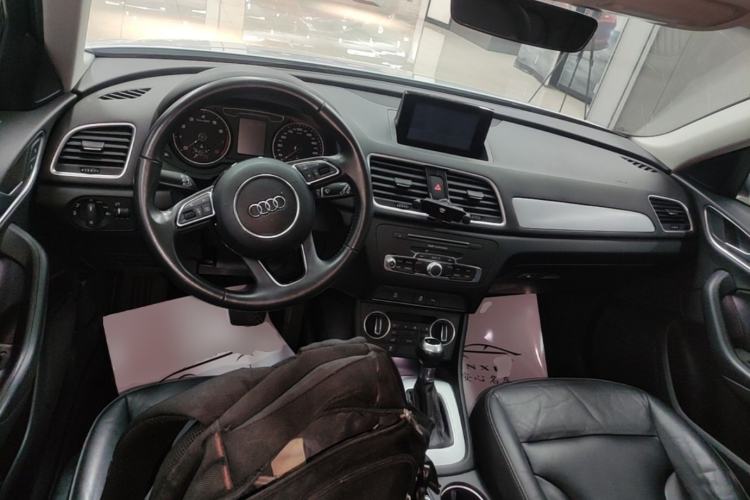 Used Audi Q3 2017 30 TFSI Fashion Model Center Console