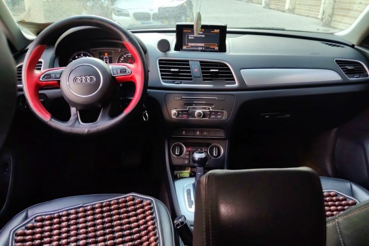 Used Audi Q3 2017 30 TFSI Fashion Model Center Console