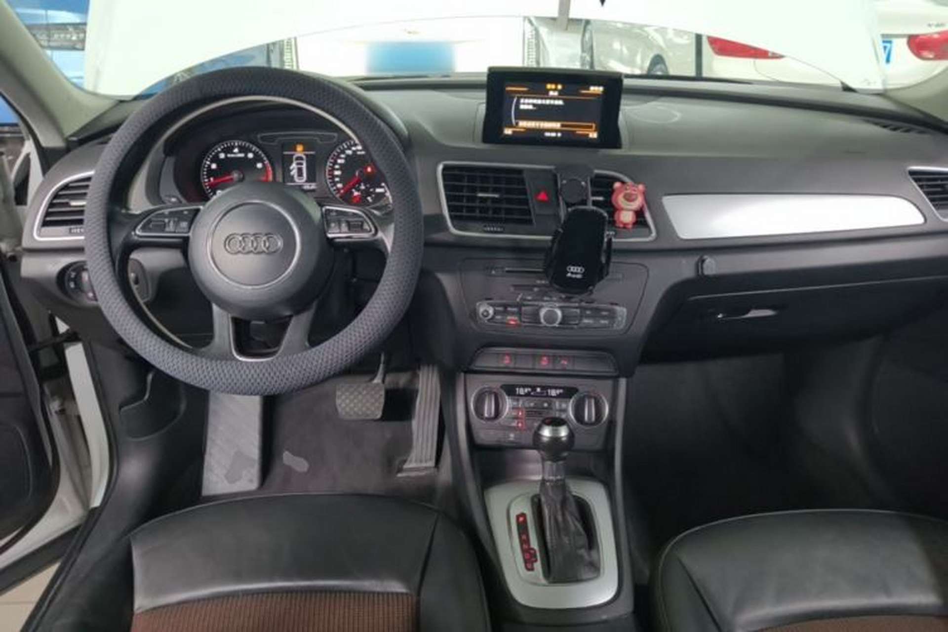 Used Audi Q3 2017 30 TFSI Fashion Model Center Console