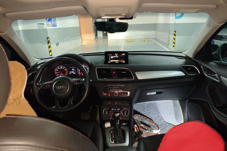 Used Audi Q3 2017 30 TFSI Fashion Model Center Console