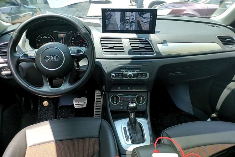 Used Audi Q3 2017 35 TFSI Fashion Model Center Console