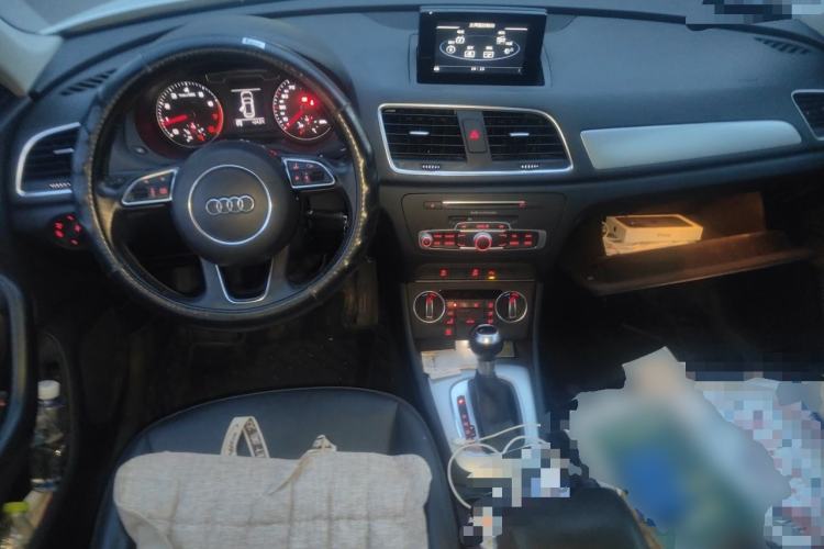 Used Audi Q3 2017 30 TFSI Fashion Model Center Console