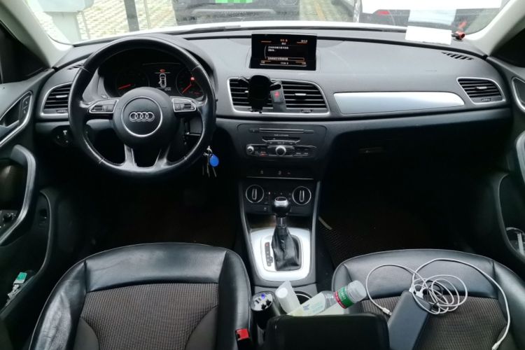 Used Audi Q3 2017 30 TFSI Fashion Model Center Console