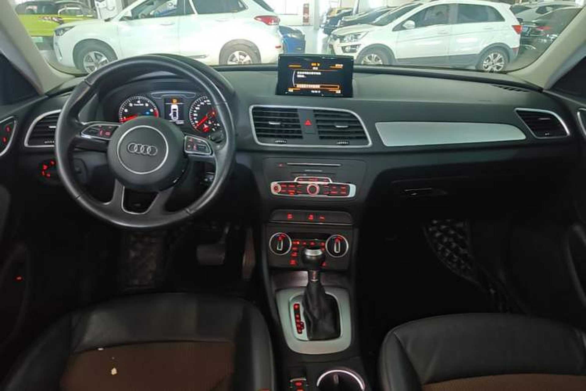 Used Audi Q3 2017 30 TFSI Fashion Model Center Console