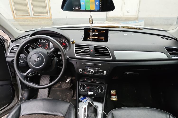 Used Audi Q3 2017 30 TFSI Fashion Model Center Console