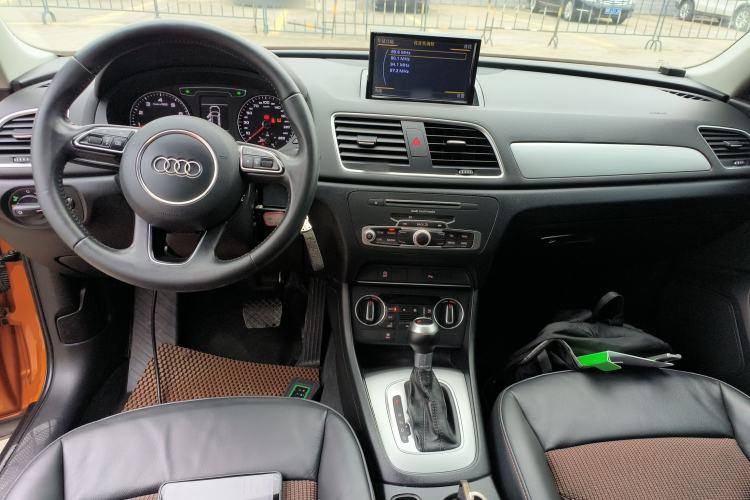 Used Audi Q3 2017 35 TFSI Fashion Model Center Console