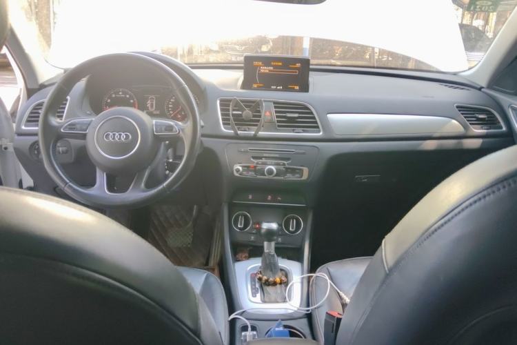Used Audi Q3 2017 30 TFSI Fashion Model Center Console