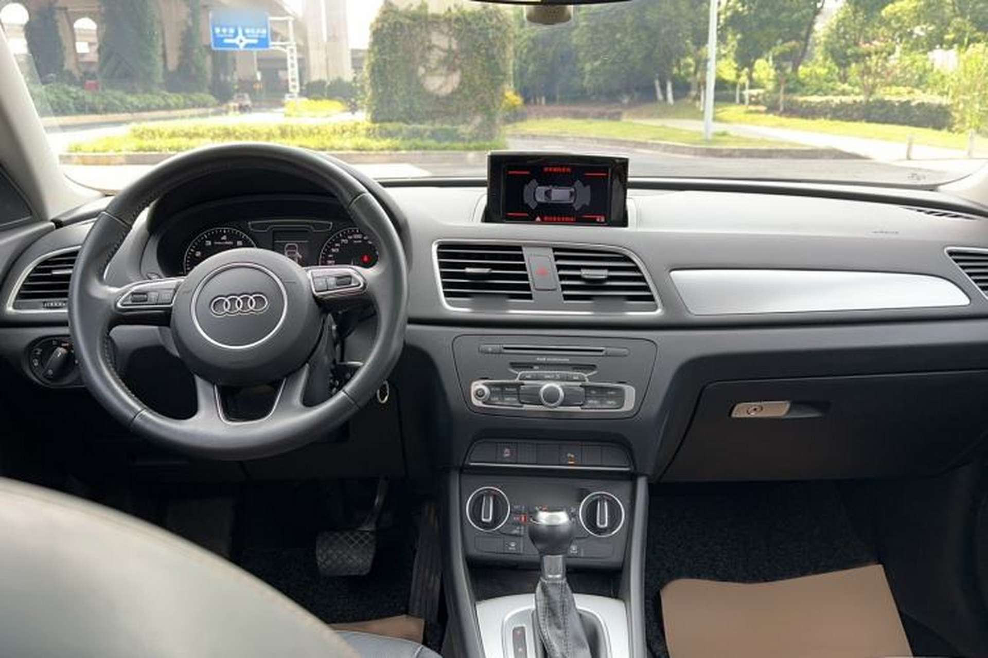 Used Audi Q3 2017 30 TFSI Fashion Model Center Console