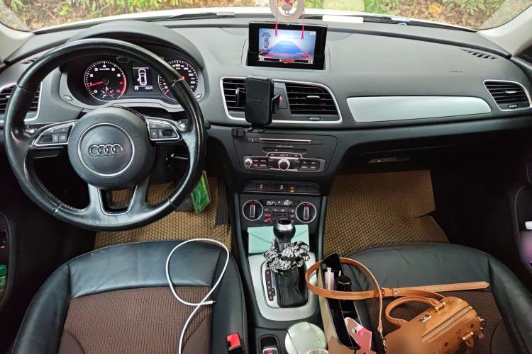 Used Audi Q3 2017 30 TFSI Fashion Model Center Console