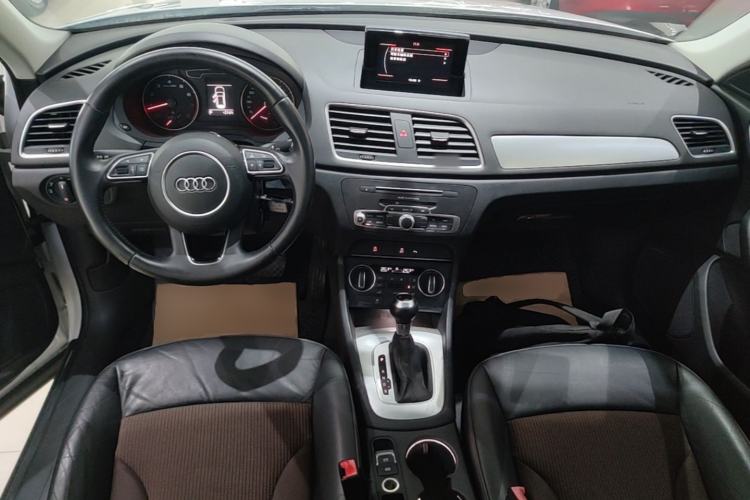 Used Audi Q3 2017 30 TFSI Fashion Model Center Console