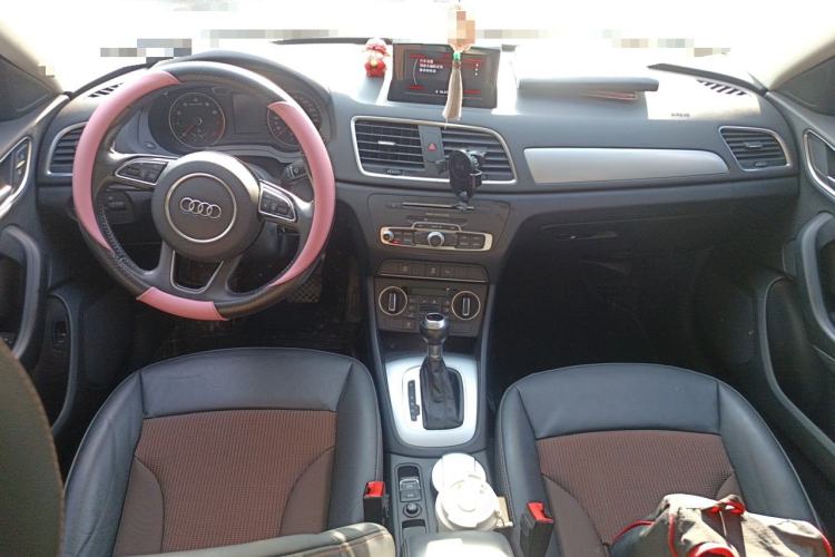 Used Audi Q3 2017 30 TFSI Fashion Model Center Console
