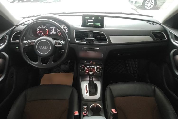 Used Audi Q3 2017 30 TFSI Fashion Model Center Console