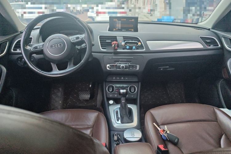 Used Audi Q3 2017 30 TFSI Fashion Model Center Console