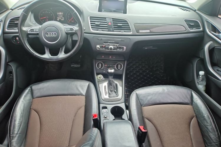 Used Audi Q3 2017 30 TFSI Fashion Model Center Console