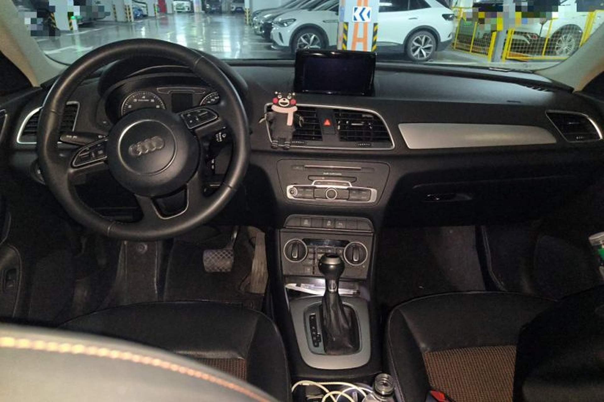 Used Audi Q3 2017 35 TFSI Fashion Model Center Console