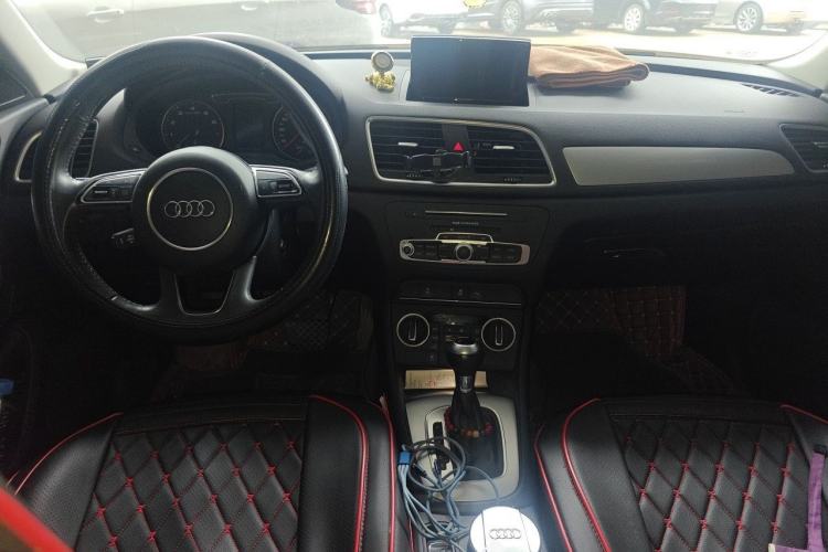 Used Audi Q3 2017 30 TFSI Fashion Model Center Console