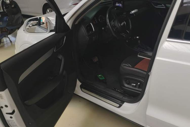Used Audi Q3 2017 35 TFSI Fashion Model Driver Seat