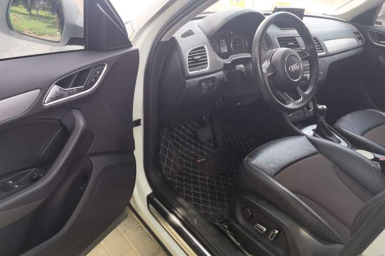 Used Audi Q3 2017 35 TFSI Fashion Model Driver Seat