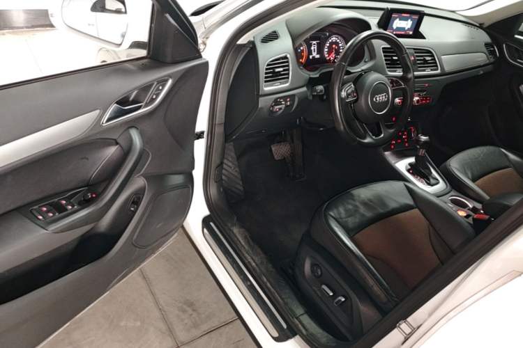 Used Audi Q3 2017 30 TFSI Fashion Model Driver Seat
