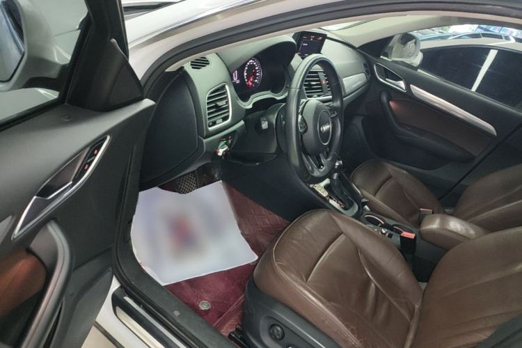 Used Audi Q3 2017 35 TFSI Style Edition Driver Seat