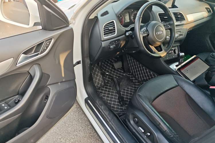 Used Audi Q3 2017 30 TFSI Fashion Model Driver Seat