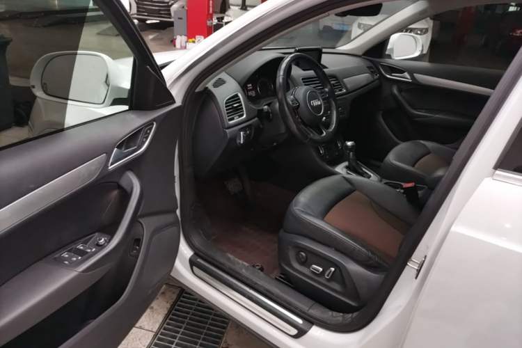 Used Audi Q3 2017 30 TFSI Fashion Model Driver Seat