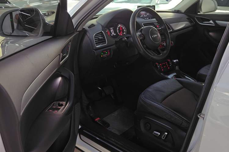 Used Audi Q3 2017 30 TFSI Fashion Model Driver Seat