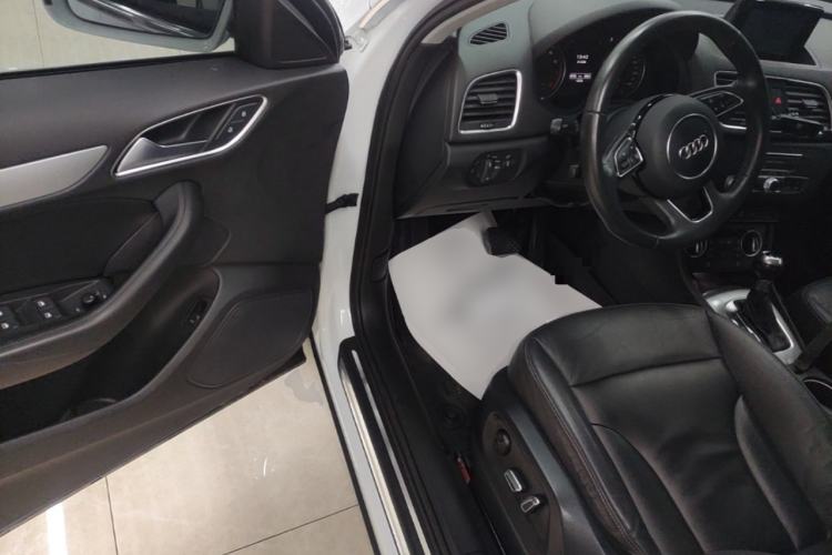 Used Audi Q3 2017 30 TFSI Fashion Model Driver Seat