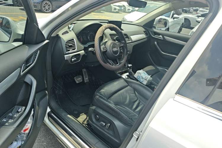 Used Audi Q3 2017 30 TFSI Fashion Model Driver Seat