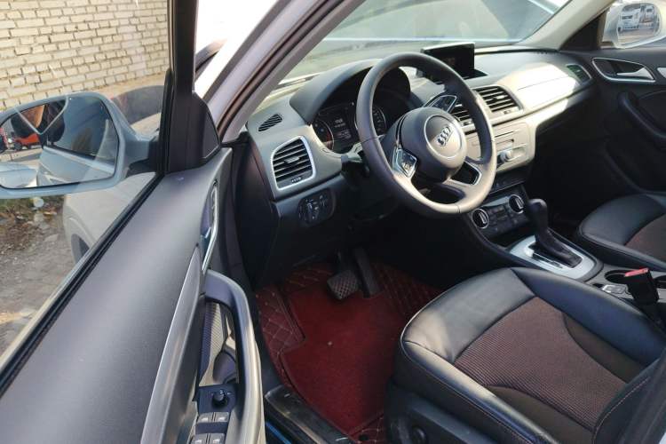 Used Audi Q3 2017 30 TFSI Fashion Model Driver Seat