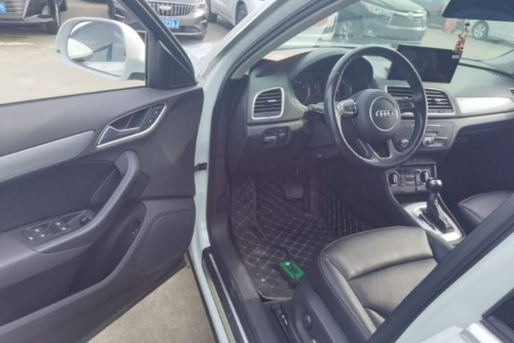Used Audi Q3 2017 30 TFSI Fashion Model Driver Seat
