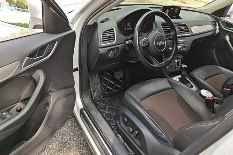Used Audi Q3 2017 30 TFSI Fashion Model Driver Seat