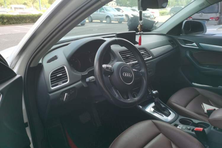 Used Audi Q3 2017 30 TFSI Sport Edition Driver Seat